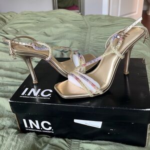 USED I.N.C. Gold multi-color heels
